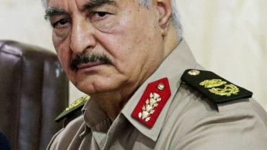 مسؤولون أميركيون يلتقون المشير خليفة حفتر لبحث خطوات انهاء النزاع في ليبيا