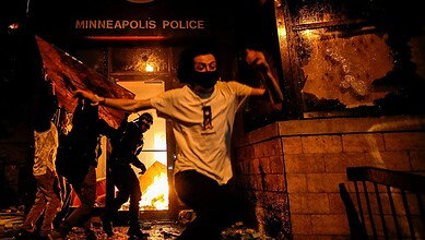 حاكم ولاية فرجينيا