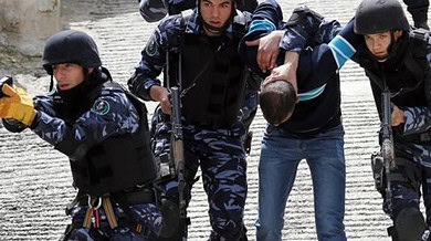 السلطة الفلسطينية الاعتقالات السياسية