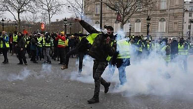 حركة السترات الصفراء