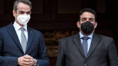 المنفي- ميتسوتاكيس