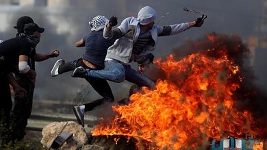 مواجهات ساخنة بين الفلسطينيين وجيش الاحتلال في الضفة الغربية