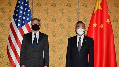 وانغ يي مع بلينكن