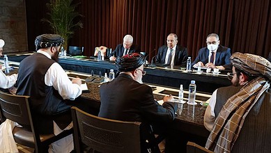 لافروف خلال مباحثات مع وفد طالبان