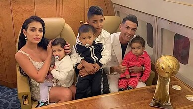 رونالدو وعائلته