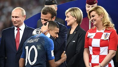 مبابي مع ماكرون