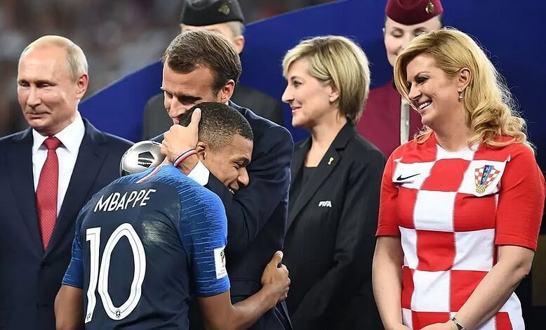 مبابي مع ماكرون