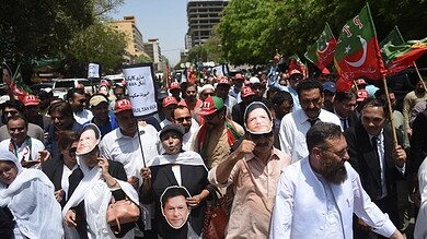 أنصار عمران خان