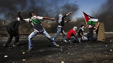 الفلسطينيون ينتفضون ضد جرائم الاحتلال الإسرائيلي