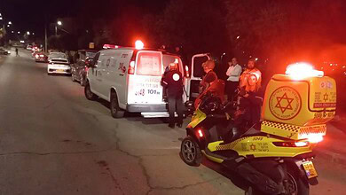 مصرع مستوطن وإصابة آخرين جراء عملية إطلاق نار نفذها فلسطيني من الخليل