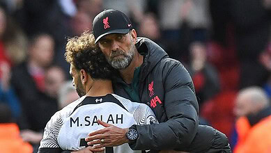 كلوب يعانق صلاح