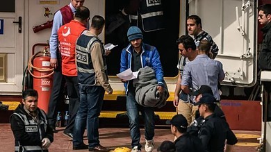 النظام التركي يطرد نحو 3 آلاف مهاجراً خلال أسبوع واحد فقط