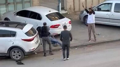 جندي إسرائيلي يعدم الفلسطيني عمار حمدي مفلح