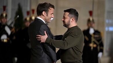 ماكرون مع زيليتسكي