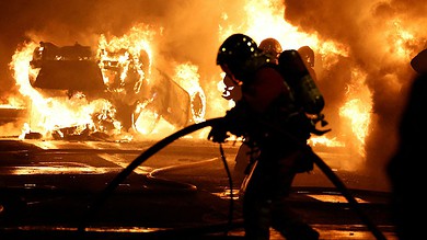 احتجاجات واسعة في فرنسا على قتل الشرطة مراهق من أصول إفريقية