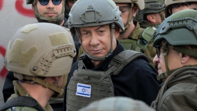 Netanyahu with army personnel