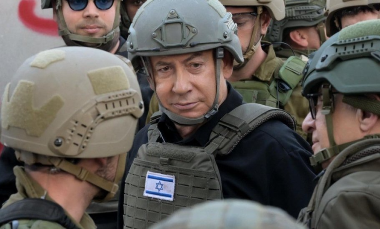 Netanyahu with army personnel