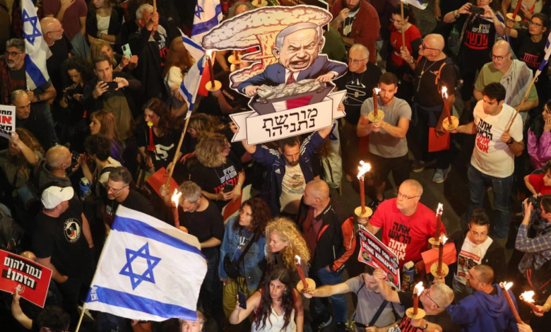 Thousands of Israelis are demanding Netanyahu's departure and new elections