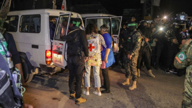 Handing over a number of Israeli prisoners in Gaza to the Red Cross