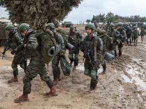 The Israeli occupation army raises its readiness for combat in the north