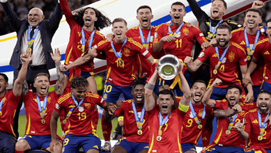 إسبانيا تسحق بريطانيا وتتوج بلقب كأس أوروبا للمرة الرابعة