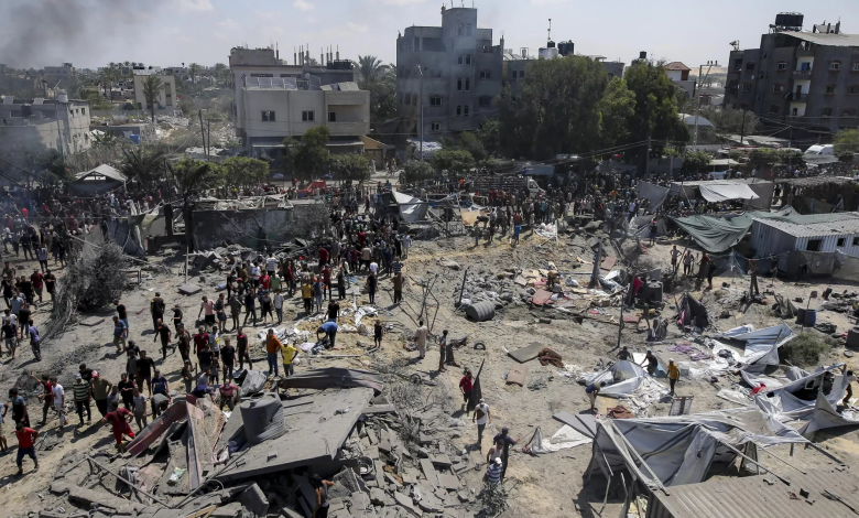 Israel intensifies its raids on Deir al-Balah, crowded with displaced people, in the central Gaza Strip