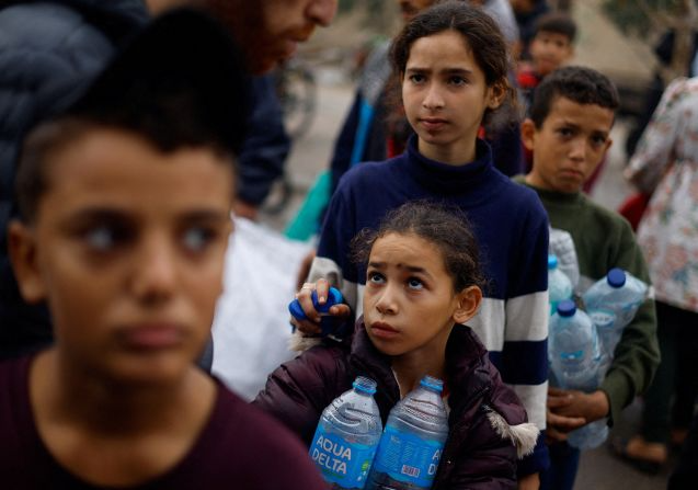 Water queues in the Gaza Strip