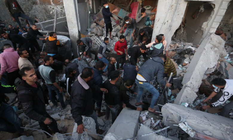 Israel bombs a school crowded with displaced people in Jabalia