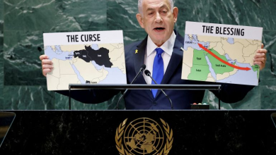 Netanyahu, during his speech at the United Nations, holds up a map of the Middle East that he seeks to change.