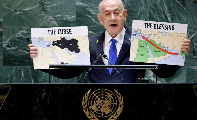 Netanyahu, during his speech at the United Nations, holds up a map of the Middle East that he seeks to change.