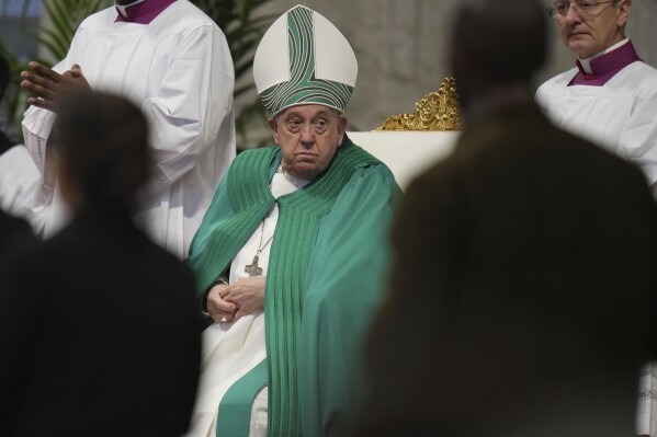 Pope Francis denounces the occupation's crimes in Gaza and Israel attacks him