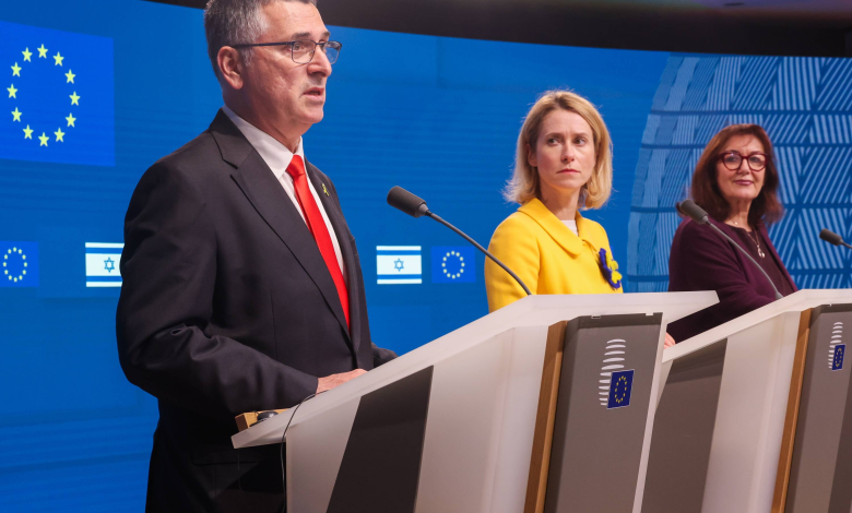 EU High Representative for Foreign Affairs and Security Policy Kaya Kallas (centre), Israeli Foreign Minister Gideon Sa'ar and European Commissioner for the Mediterranean Dubravka Suica attend an EU-Israel press conference at the EU Council in Brussels