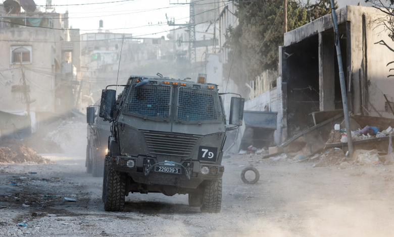 الاحتلال الإسرائيلي يقتل ويعتقل عدد من الفلسطينيين في الضفة الغربية