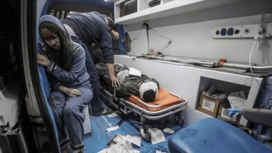 إسرائيل تواصل إبادة الفلسطينيين في قطاع غزة وتختطف الكوادر الطبية