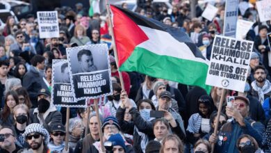 مظاهرات حاشدة في واشنطن ونيويورك منددة باعتقال الطالب الفلسطيني محمود خليل