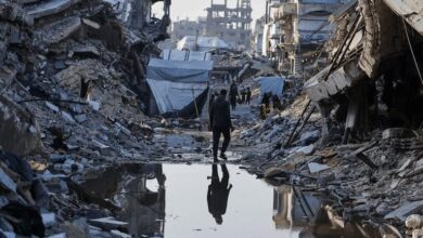 إسرائيل تواصل تدمير المنازل وقتل الفلسطينيين في قطاع غزة