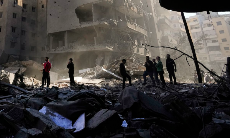 عشرات الشهداء والجرحى جراء الغارات الإسرائيلية المتواصلة على غزة