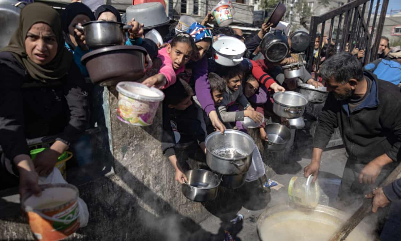 غزة تموت جوعاً... الفلسطينيون يواجهون أحلك فصول الكوارث الإنسانية