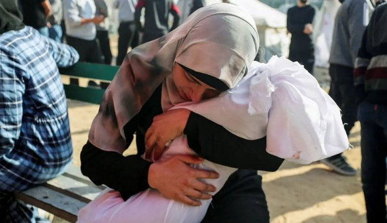 رئيس حزب إسرائيلي يتهم حكومة الفاشي نتنياهو بقتل الأطفال الفلسطينيين كهواية