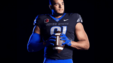 أحمد حسنين... أول لاعب مصري ينضم إلى دوري كرة القدم الأميركية