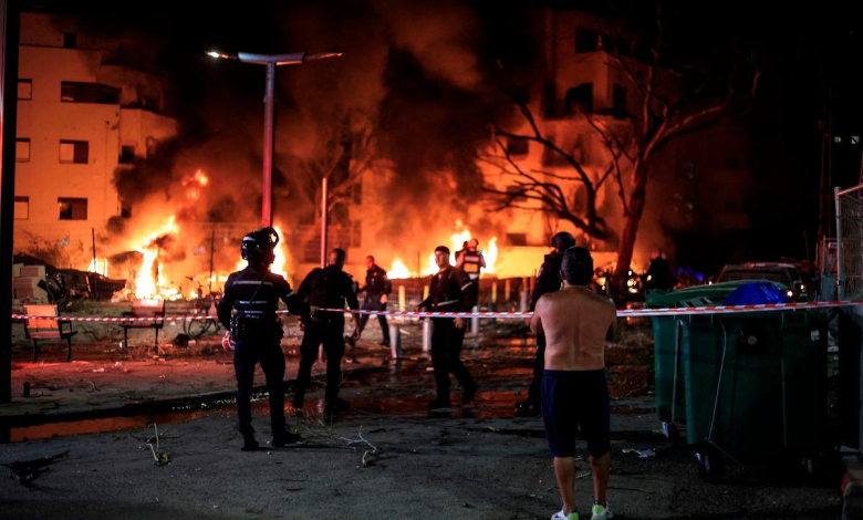 إيران تشن ثلاث هجمات صاروخية على إسرائيل وترامب يدعو لإخلاء طهران "فوراً"