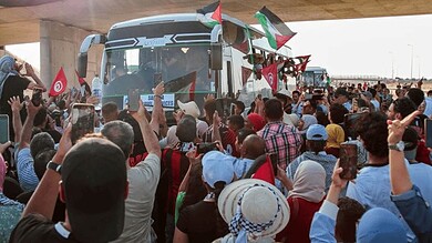 قافلة الصمود تواصل طريقها لكسر الحصار عن قطاع غزة