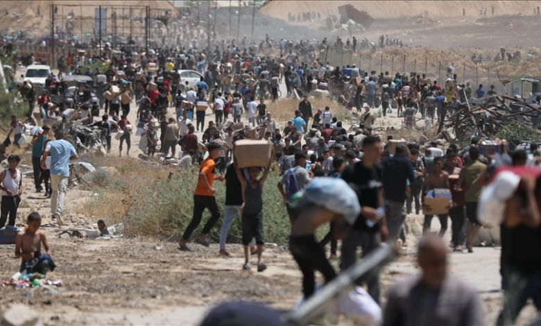 Israël commet un massacre près d'un site d'aide américain à Rafah