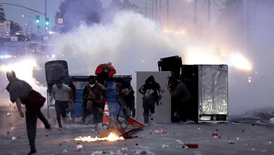 Los Angeles: Des heurts entre la policiers et les manifestants après l’arrestation de travailleurs immigrés