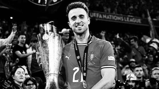 Liverpool's Portuguese forward Diogo Jota dies