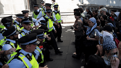 الشرطة البريطانية تعتقل محتجين ضد تصنيف "فلسطين أكشن" منظمة إرهابية